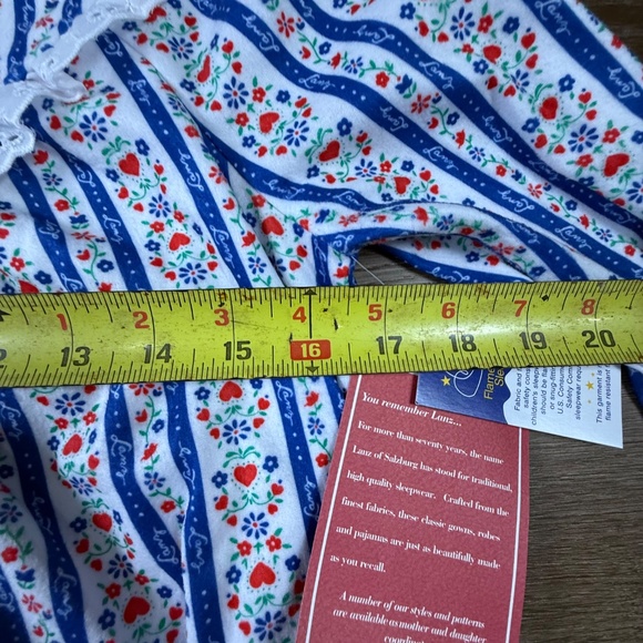 Lanz of Salzburg Girls Long-Sleeve Floral Hearts Classic Nightgown M 7/8 NWT - Picture 10 of 13